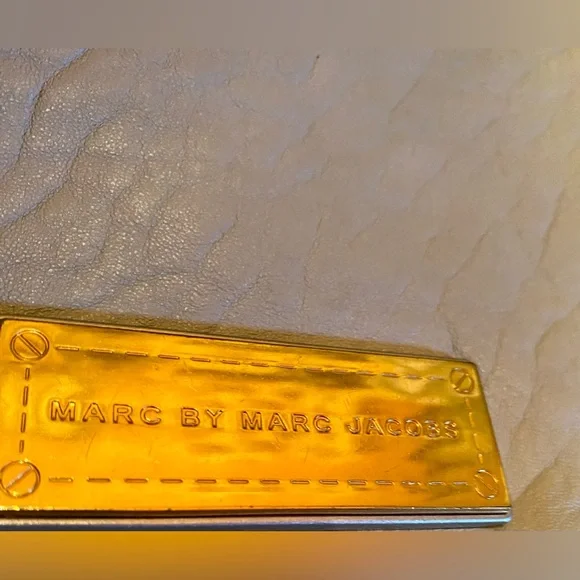 🔥Marc by Marc Jacobs Cement Lamb Leather Top Handle Crossbody Bag🔥 - Picture 3 of 16